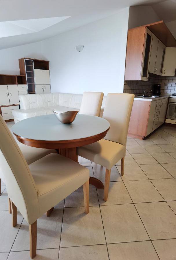 Apartment Skaline Malinska Eksteriør bilde